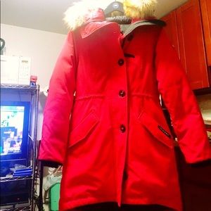 Authentic like new!!! Canada goose Rossclair Parka